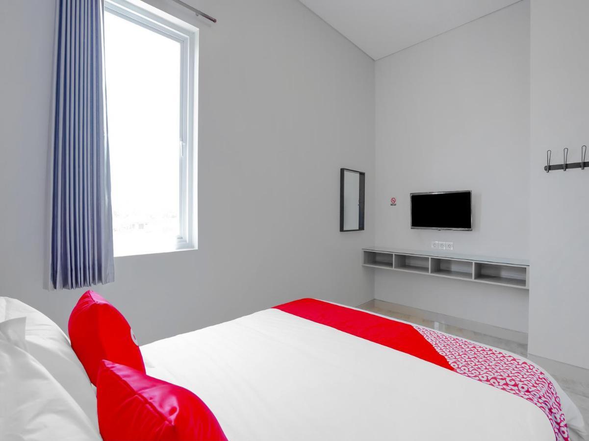 Super Oyo Capital O 90336 Olive Guest House Surabaya Exterior foto